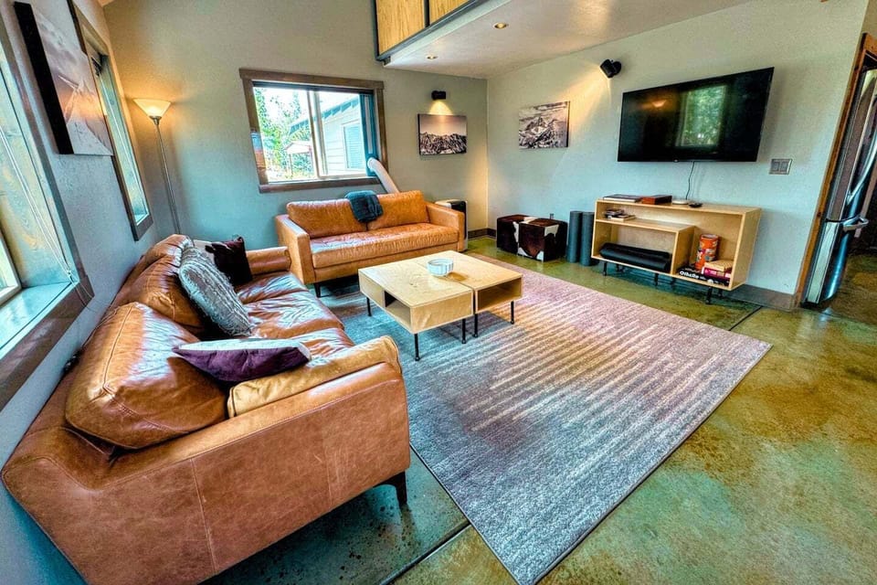 Enjoy your time in Teton Valley staying in this beautiful home, with a wonderful open layout to enjoy the company of friends and family.