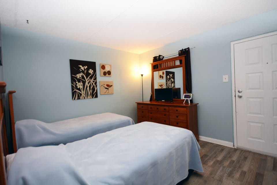 3RD-BEDROOM/DEN-DOUBLE-SINGLE