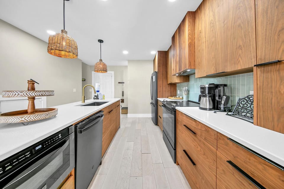 Full kitchen