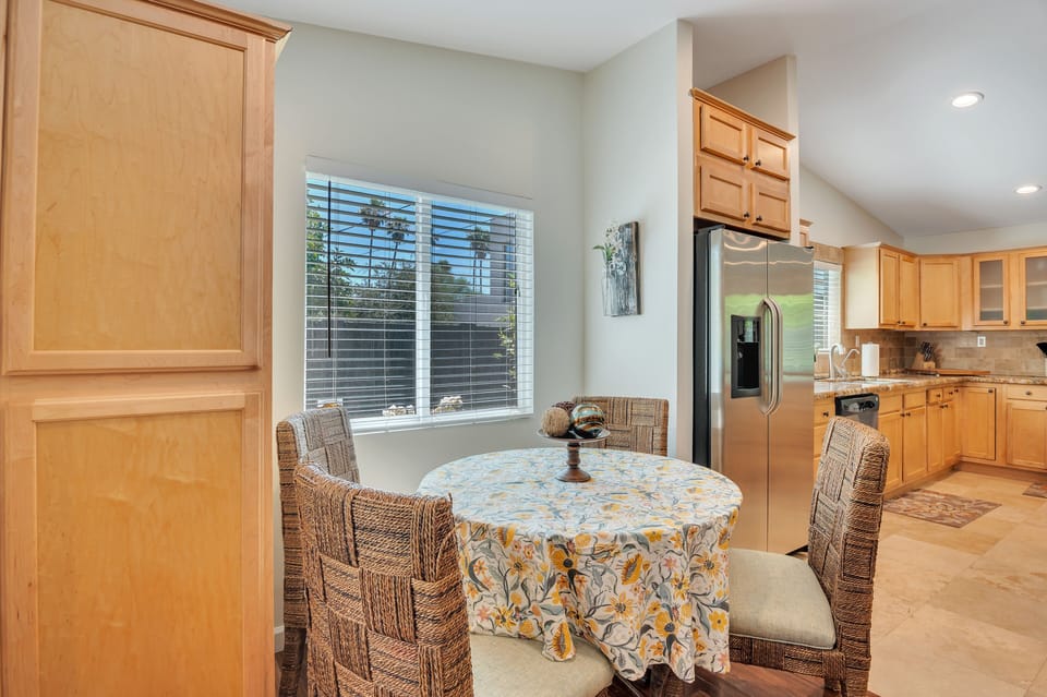 Round table seating, great for a card game or buffet serving