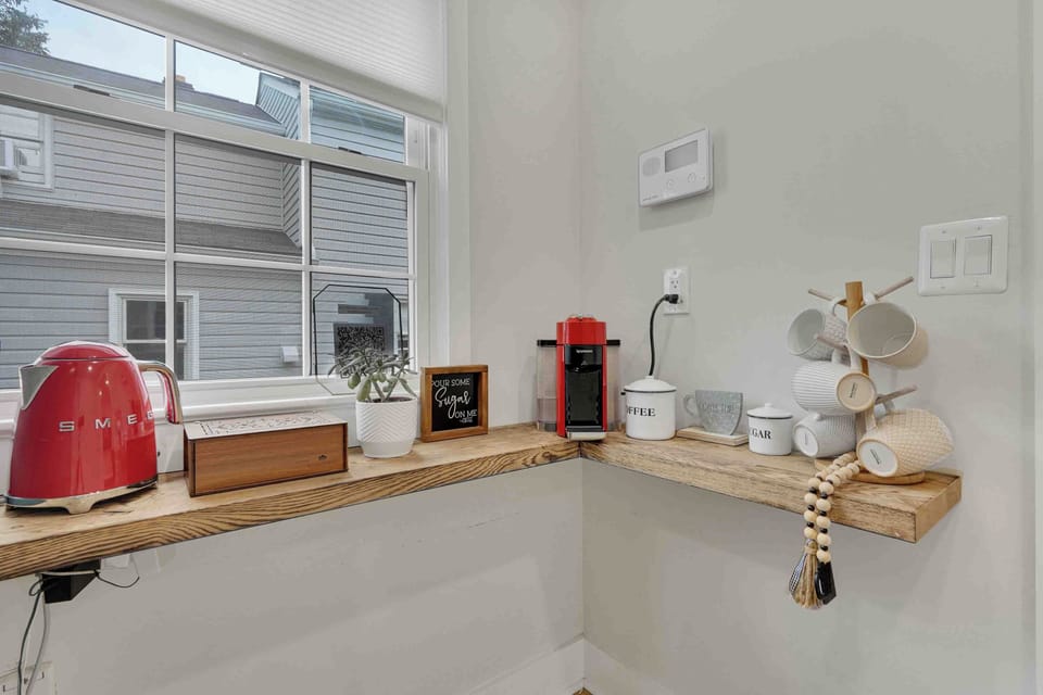 Coffee / Tea Bar Area
