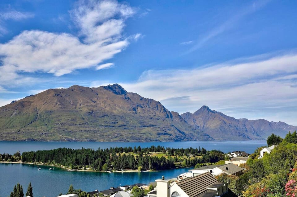Landmark views from property -
Kelvin Heights Golf Course&Ceil Peak& Walter Peak