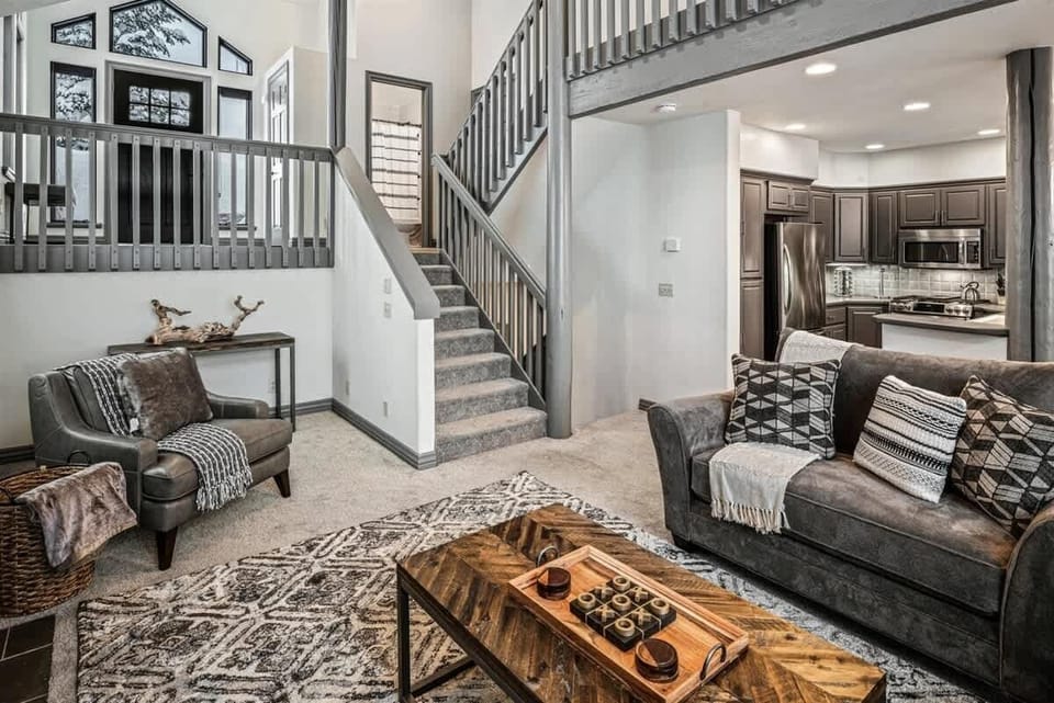 Large open floor plan and ideal location at Schweitzer.