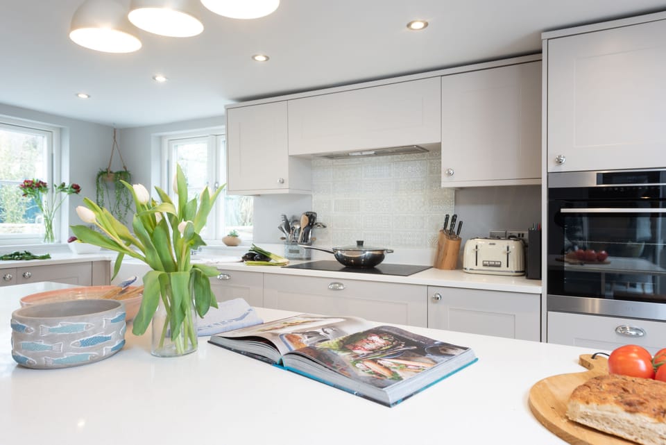 Beach Cottage, St Agnes. Ground floor: Kitchen, cook up a feast for family and friends