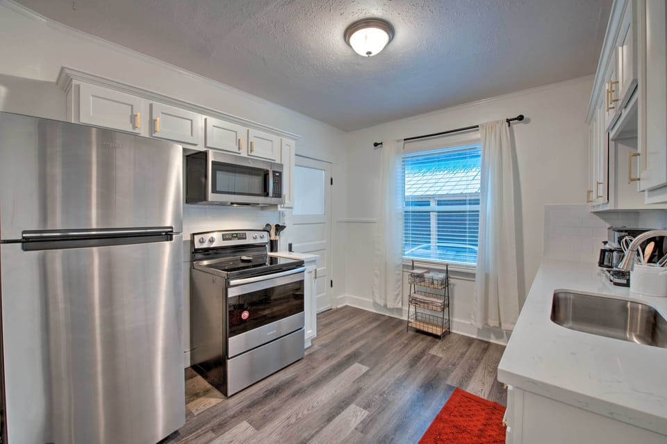 Kitchen | Main Floor | Fully Equipped