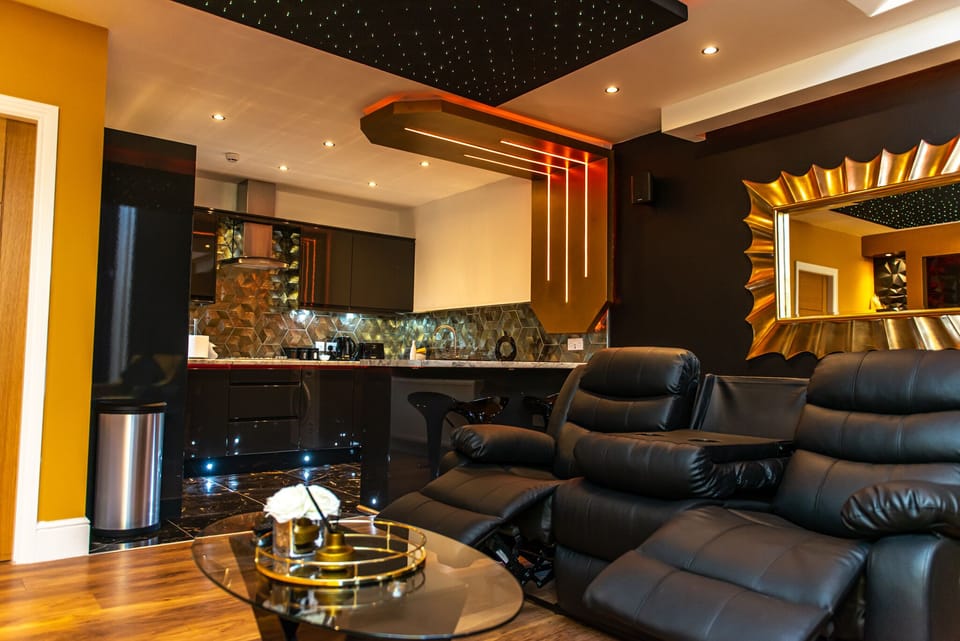 Living Room / Lounge