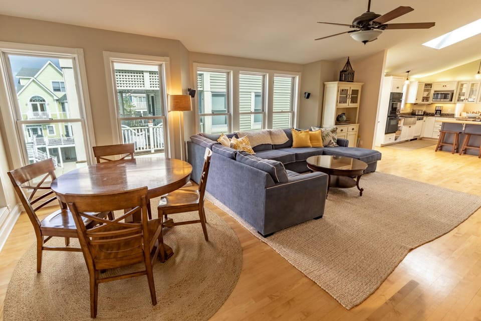 Main Level | Living Room