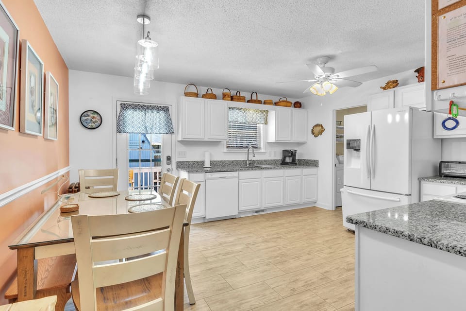 Eat-in Kitchen - West