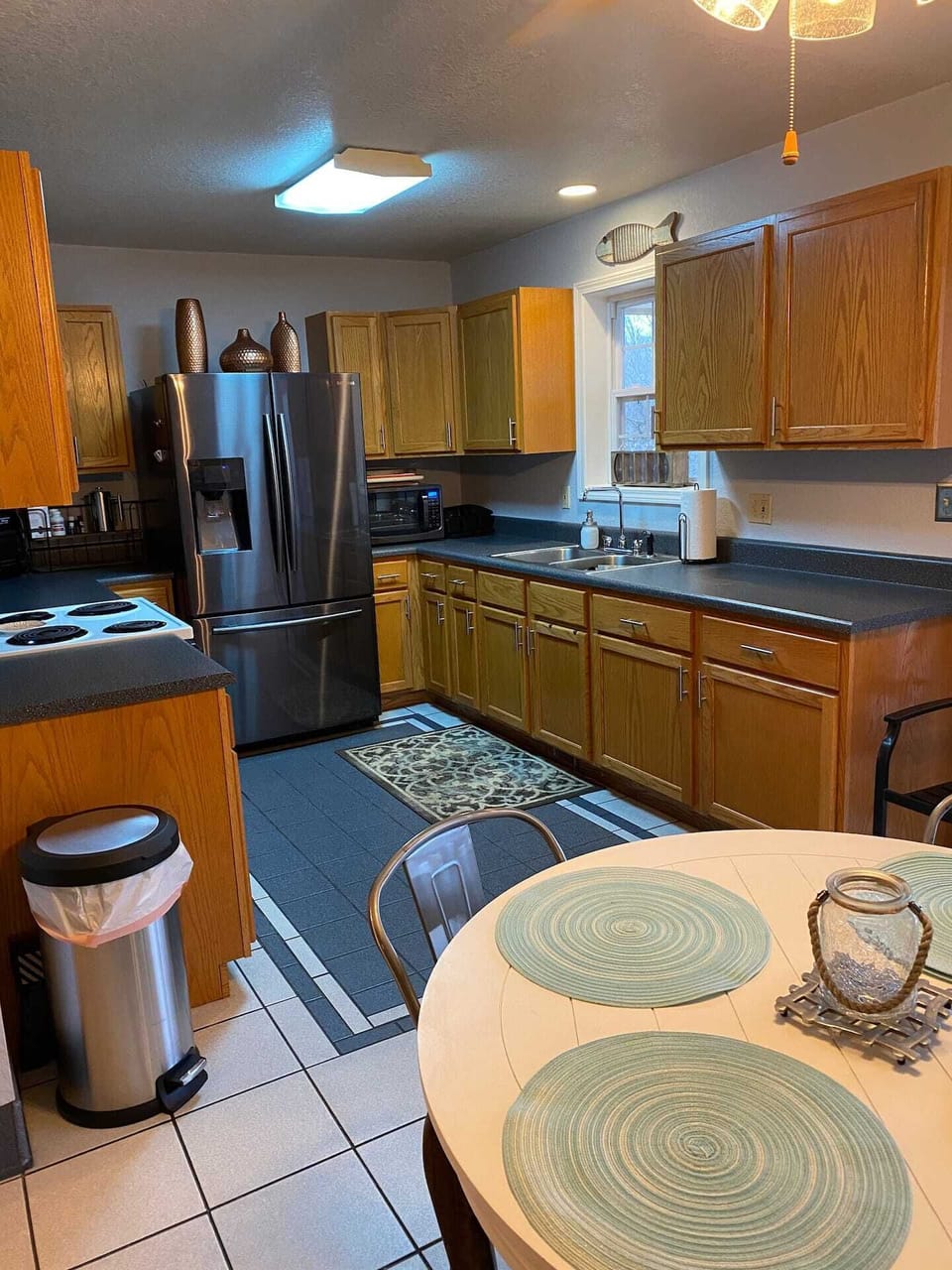 Well appointed kitchen w/ Drip coffee maker, toaster oven, magic bullet blender.