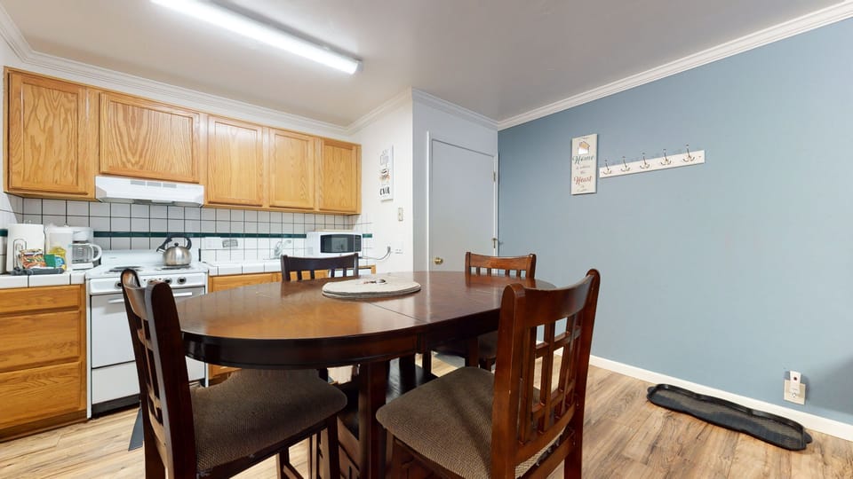 Chair, Furniture, Hardwood, Flooring, Room