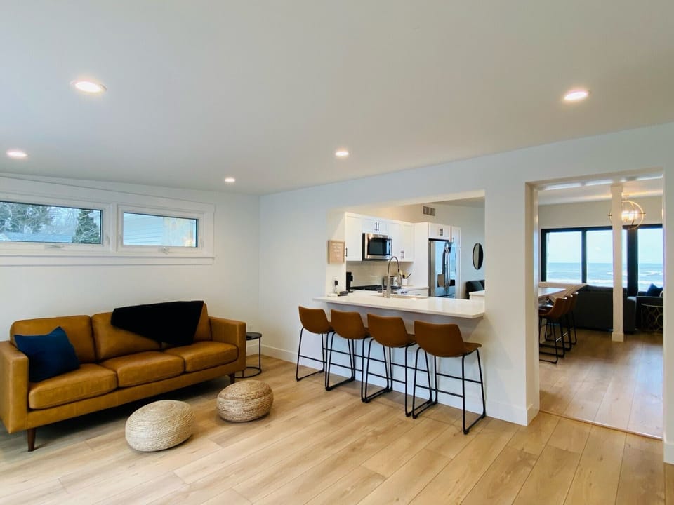 Tv room with second island