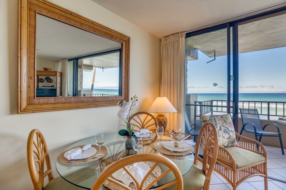 Dine al fresco or indoors at this dining table for 4