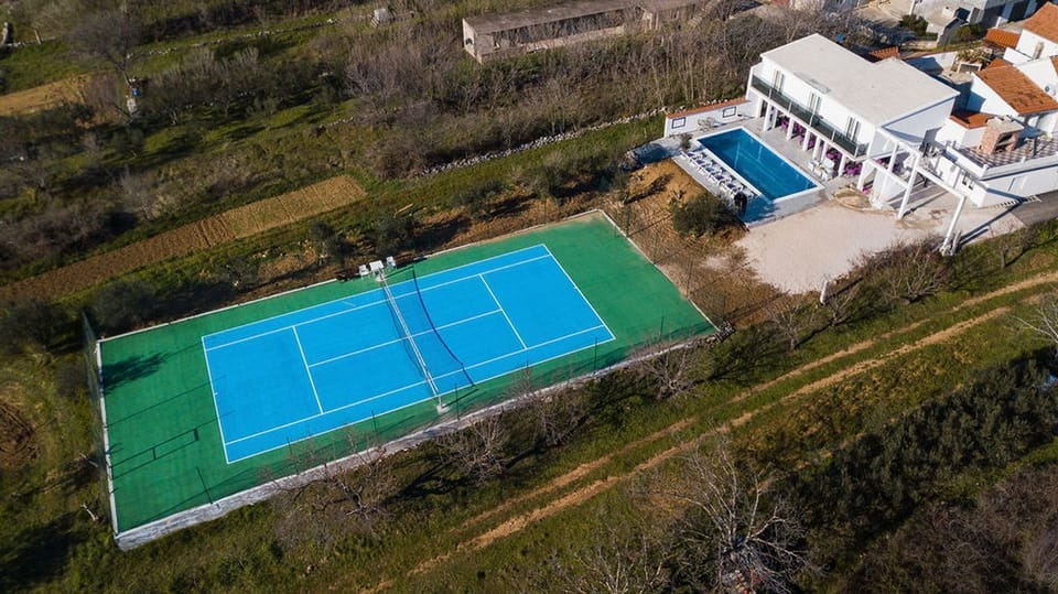 Sport court