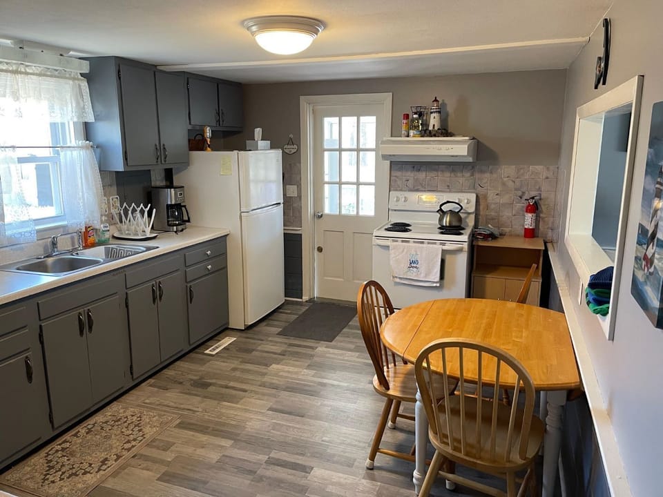 Eat in Kitchen