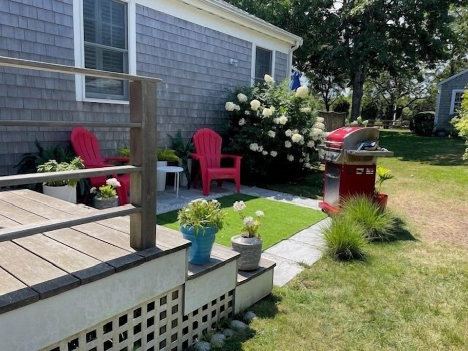 Side View with Grilling Area