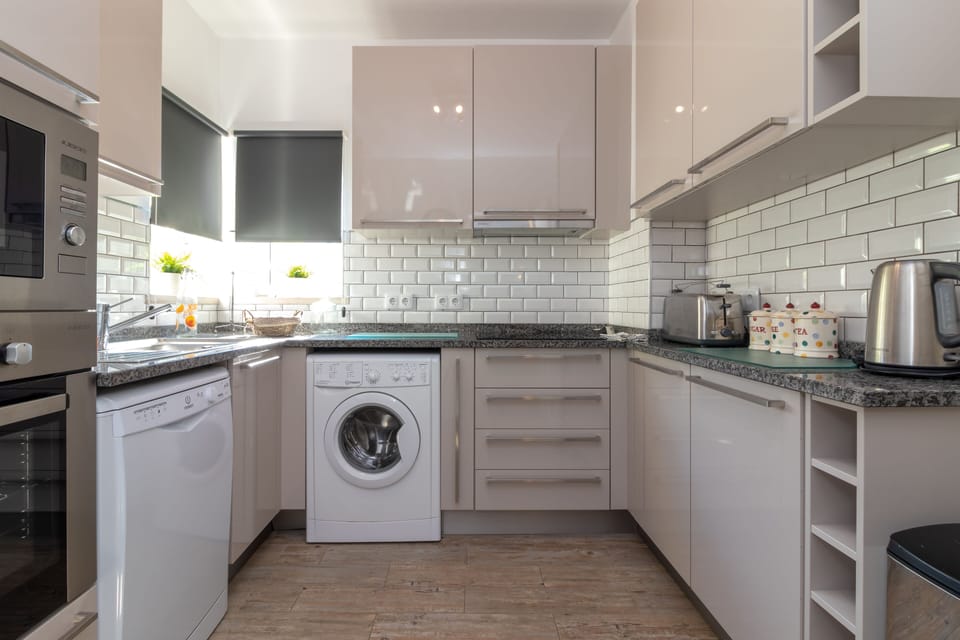 Modern fully equipped kitchen 