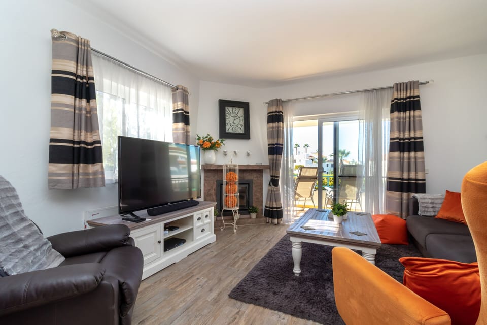 Bright and comfortable Lounge with access to the terrace