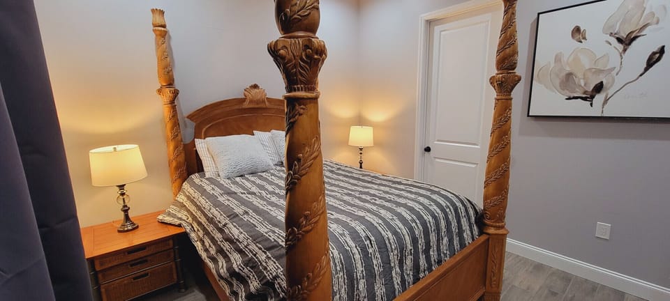 Bedroom # 4 - with one Queen bed and with the attached bathroom.