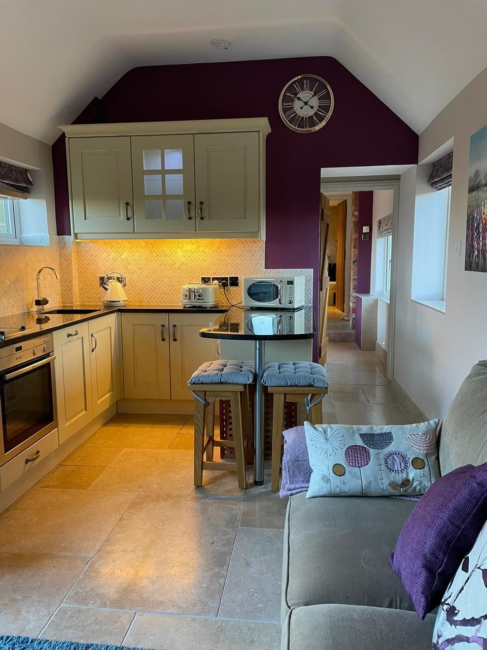 Wisteria Cottage Cotswolds Kitchen (1)