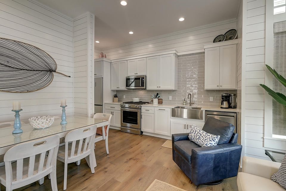 1st Floor, Kitchen
