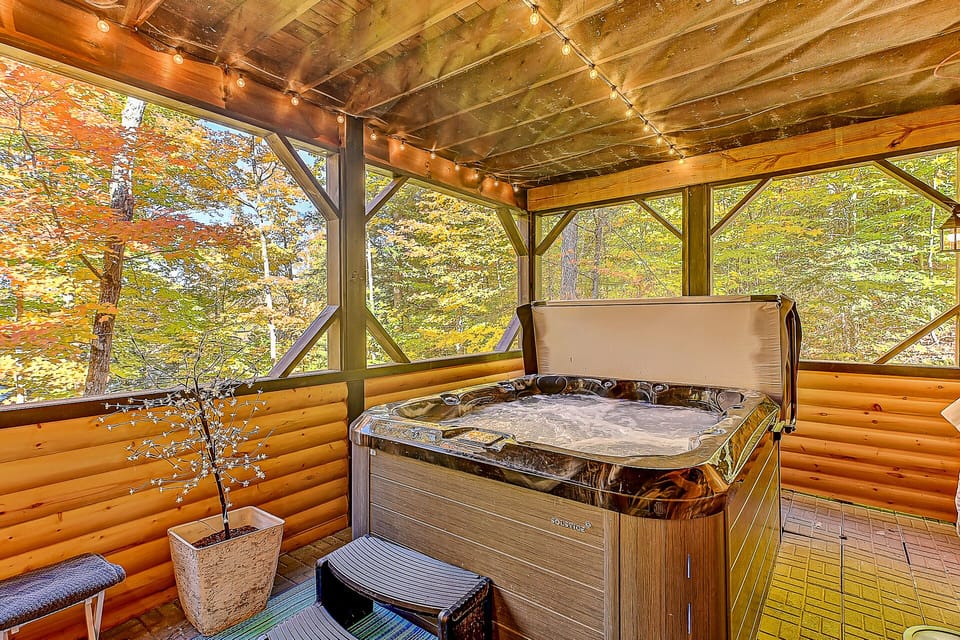 Indoor spa tub