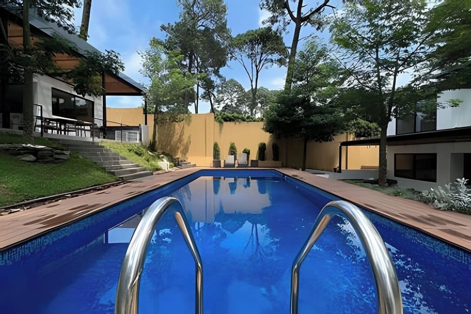 Sumérgete en la alberca, en un clima cálido y en compañía de tus seres queridos.