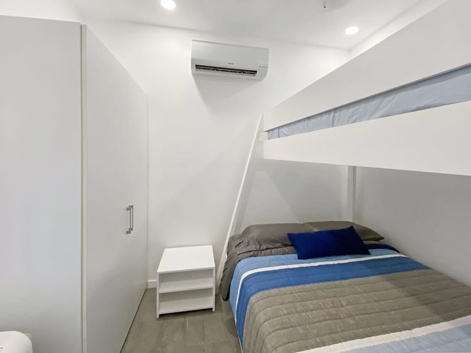 Guest bedroom