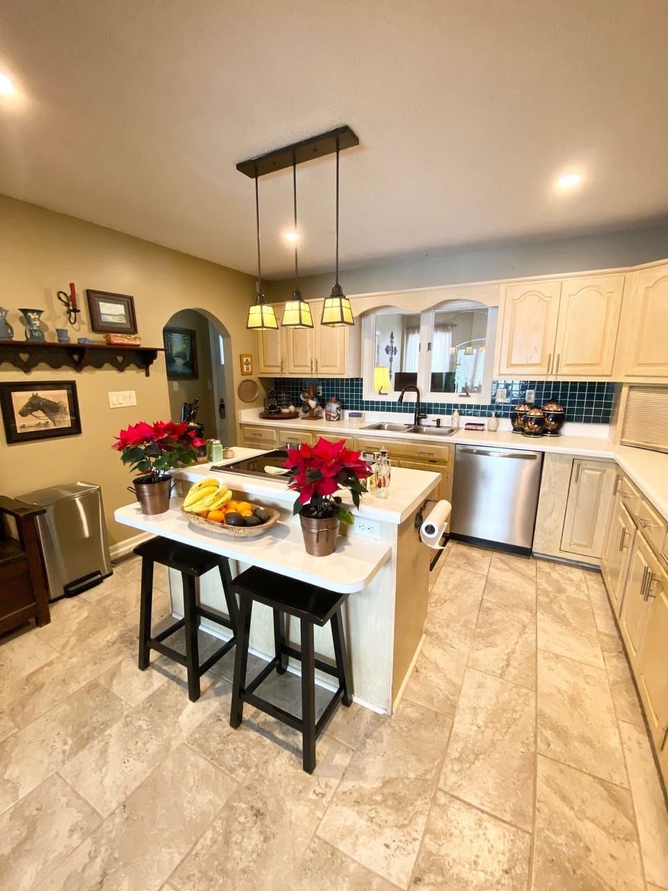 Fully equipped kitchen with electric stove, oven, dishwasher, refrigerator, plus