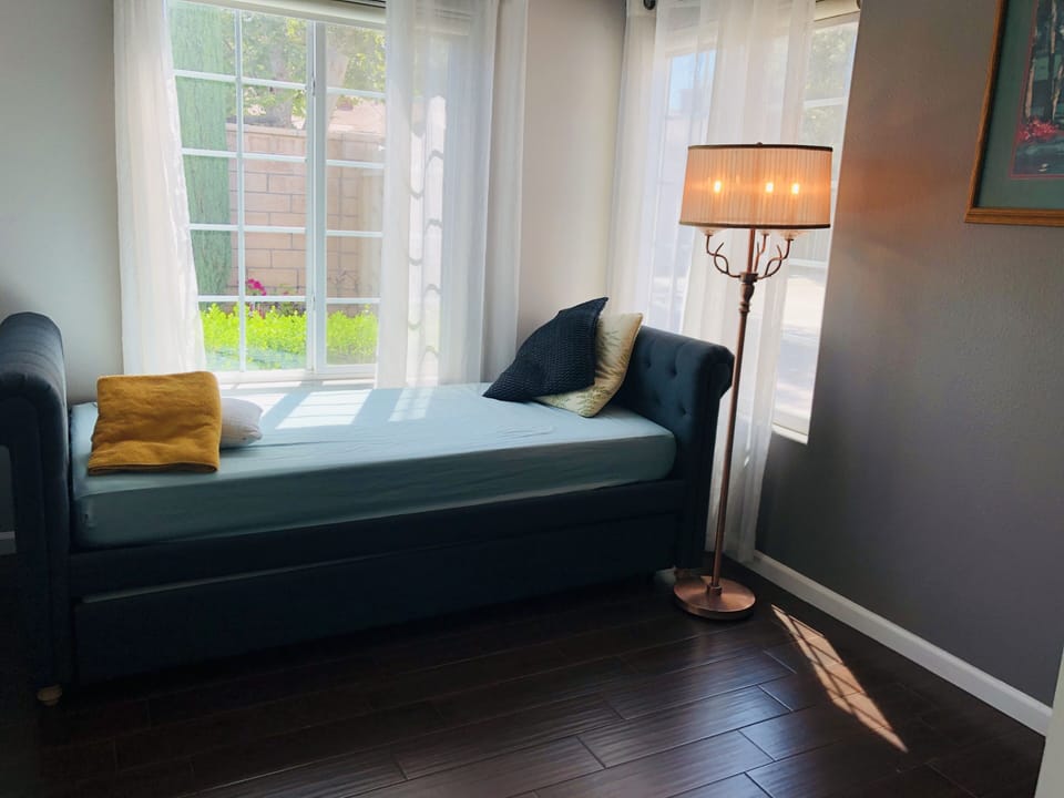 2nd bedroom with a double-twin trundle 