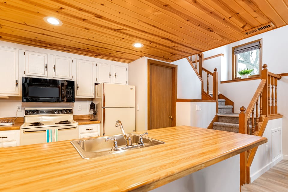The kitchen counter with seating for two more
