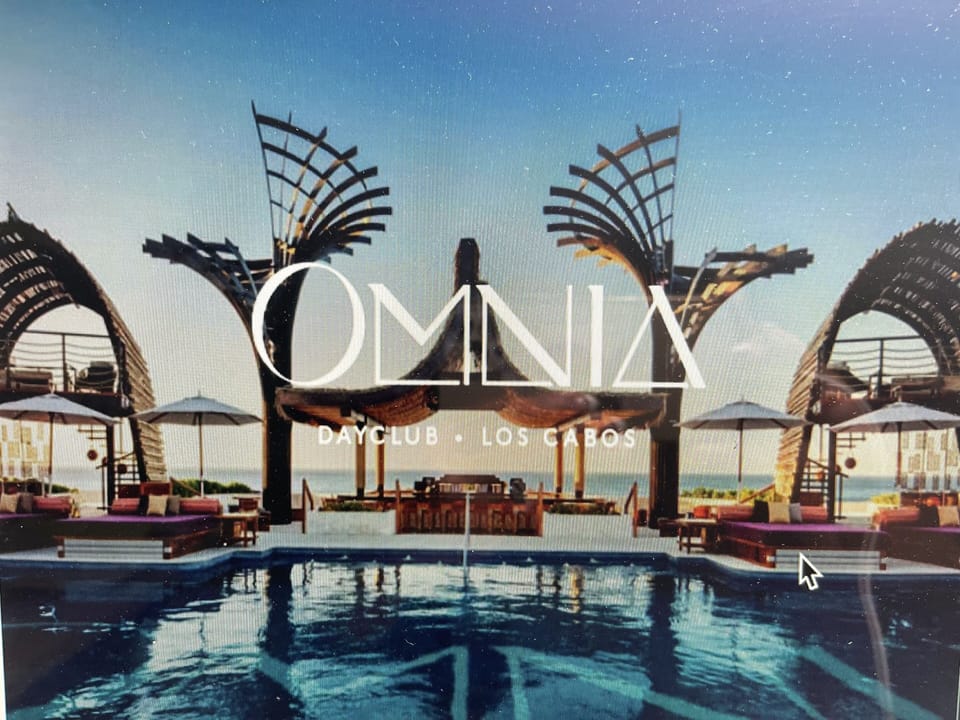 OMNIA Day Beach Club