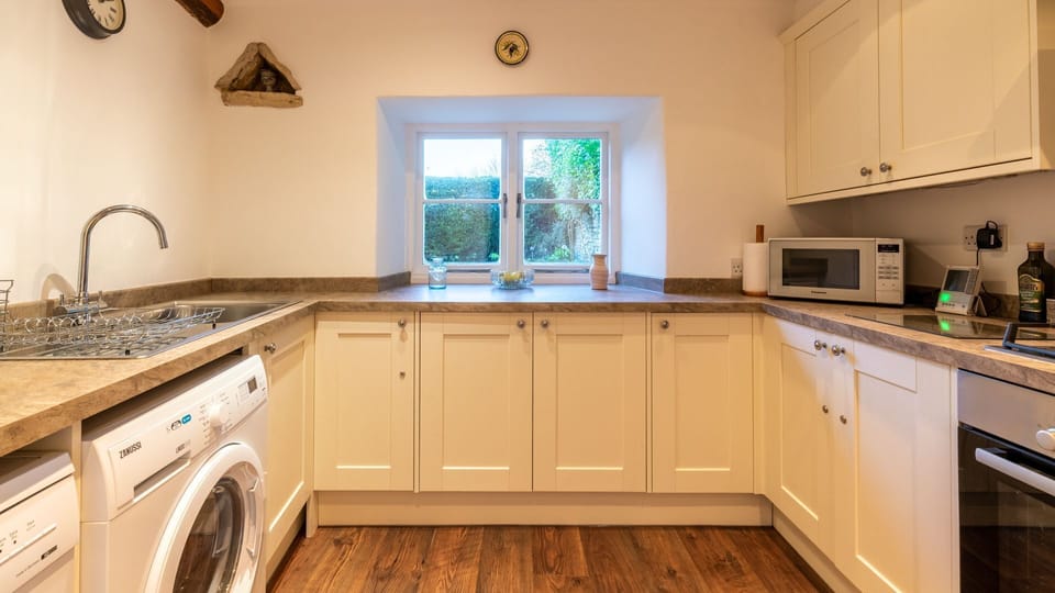 Kitchen, Crofter's Barn, Bolthole Retreats