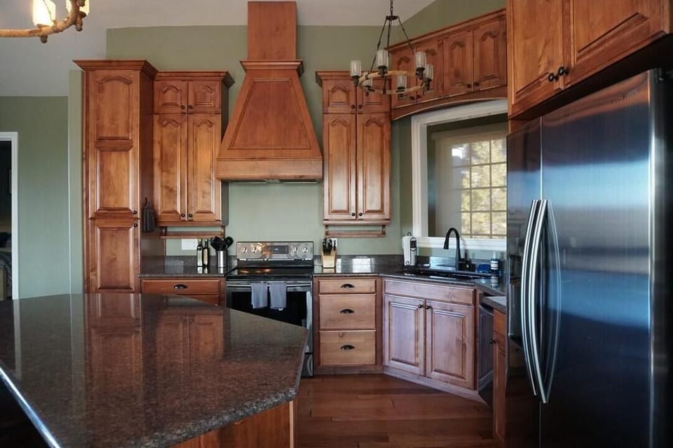 Large refrigerator to keep all your food chilled.