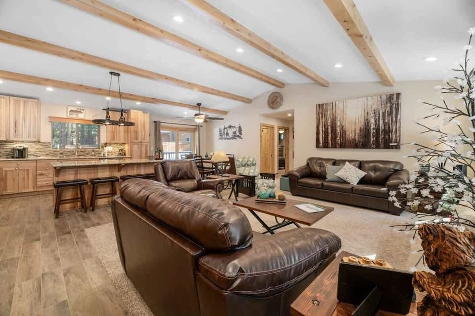 Open concept living area for the entire family to enjoy