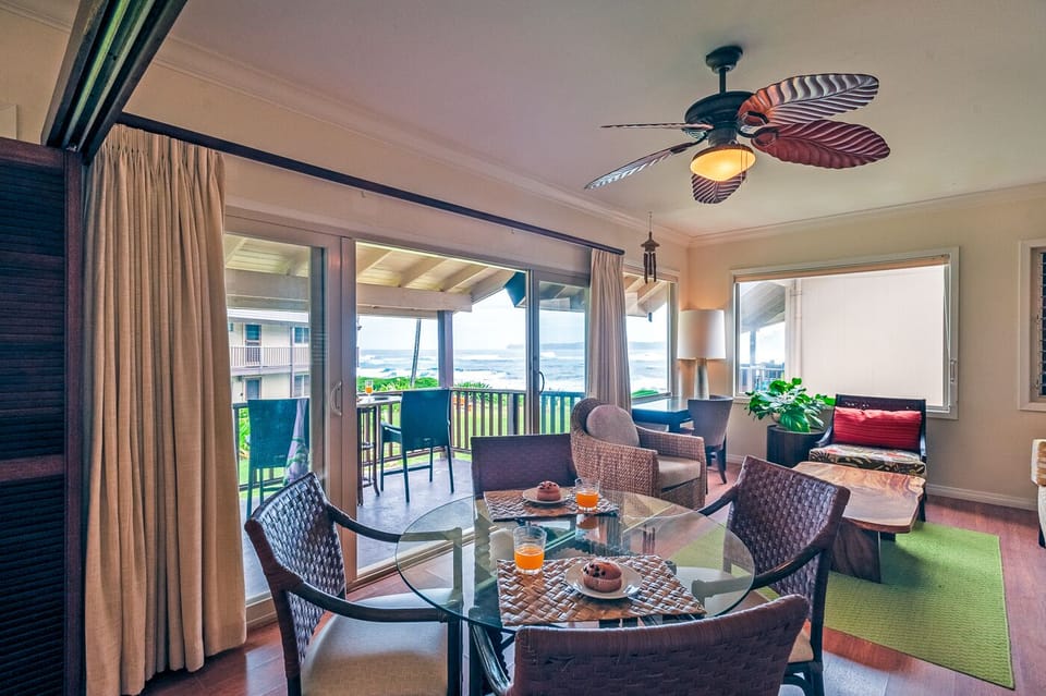 Hanalei Colony Resort K4 oceanfront views - There's also a dining table with seating for 4. The perfect place to enjoy a home cooked meal, plate up some takeout, or play a game of cards!