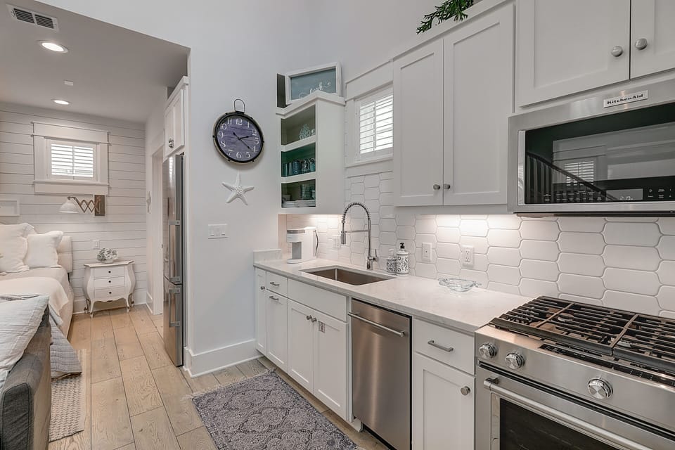 1st Floor, Kitchen