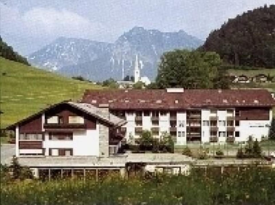 House Sport Alpin left
