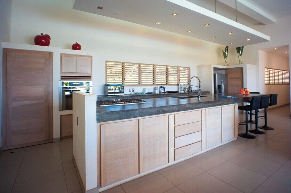 V16a VAD Villa Panaema  · Luxury villa Panaema sea view, pool table & jettub (281)