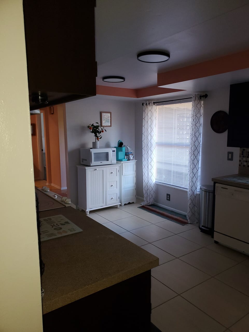 Full Kitchen with amenities 