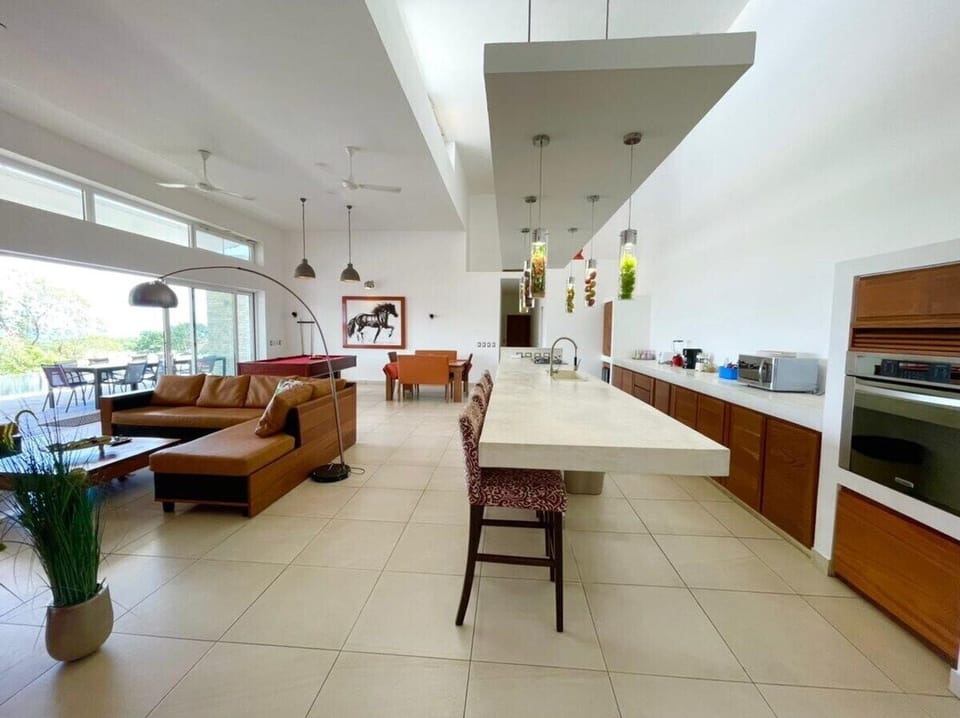 V16b Casa la Roca  · Black Infinity Pool, Jacuzzi & Ocean View Villa (333)