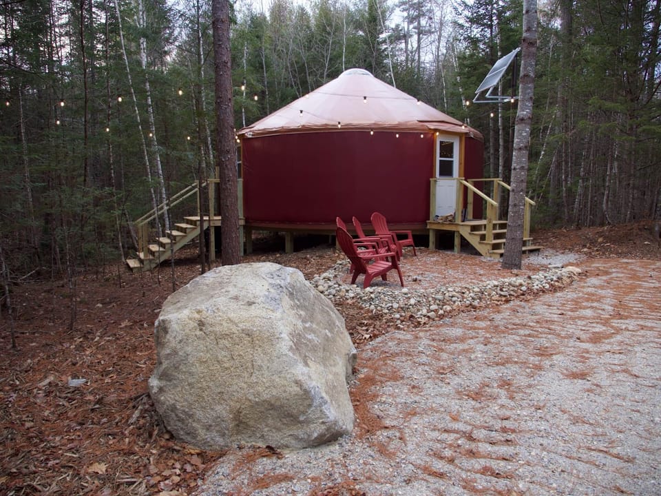 Side view from bathhouse trail