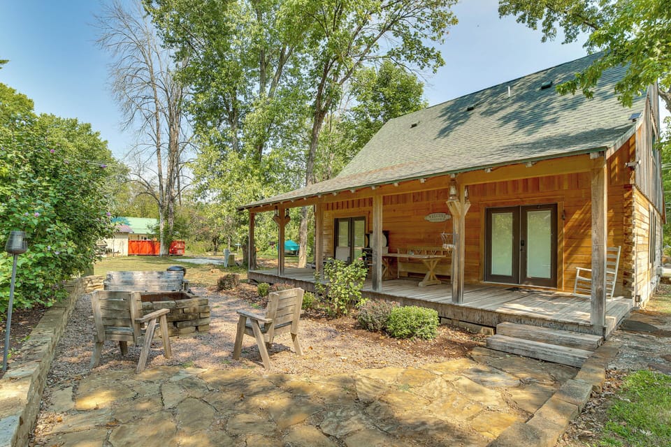 Back Porch | Dining Area | Fire Pit