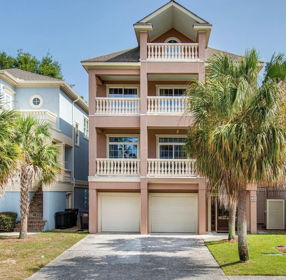 Your vacation destination: 40 Crabline Court 