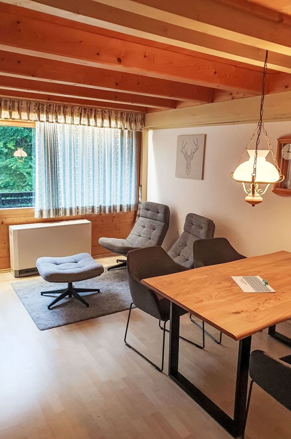 Furniture, Property, Building, Table, Wood, Flooring, Floor, Living Room, Shade, Chair