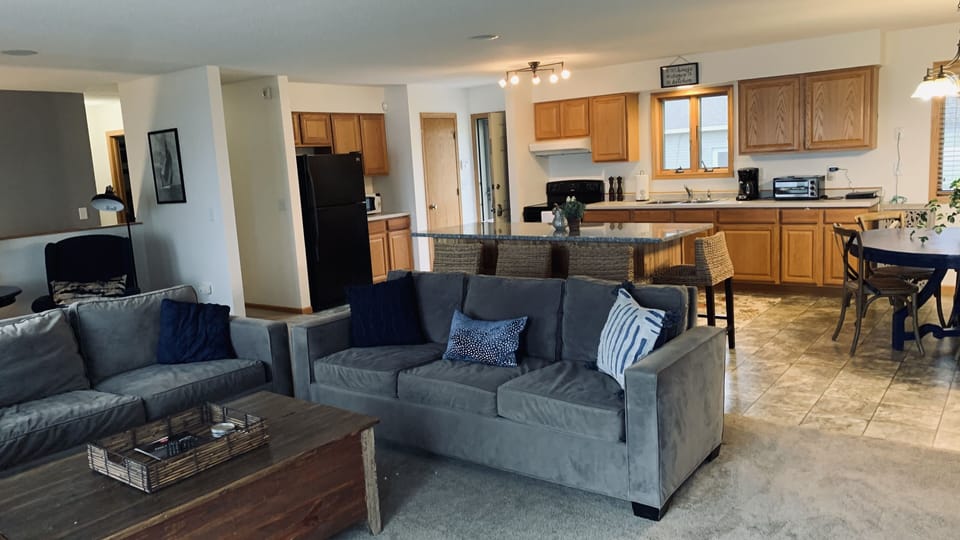 spacious livingroom