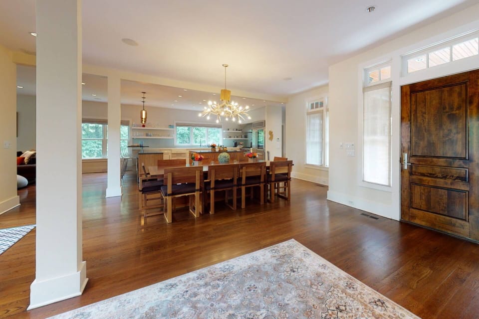 What an entrance.  So much space for guests to mingle and enjoy making memories