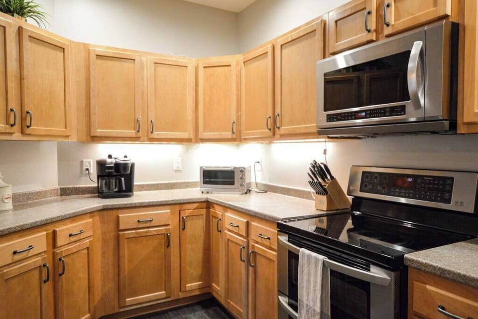 Plenty of counter space in this modern kitchen!