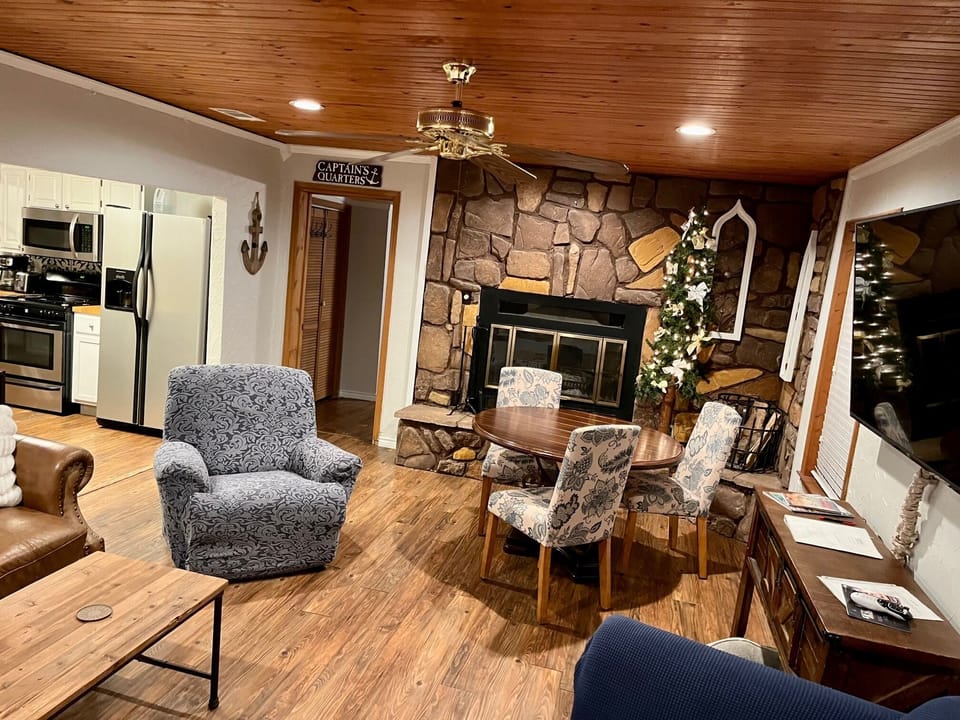 Winter 2022, Living room.