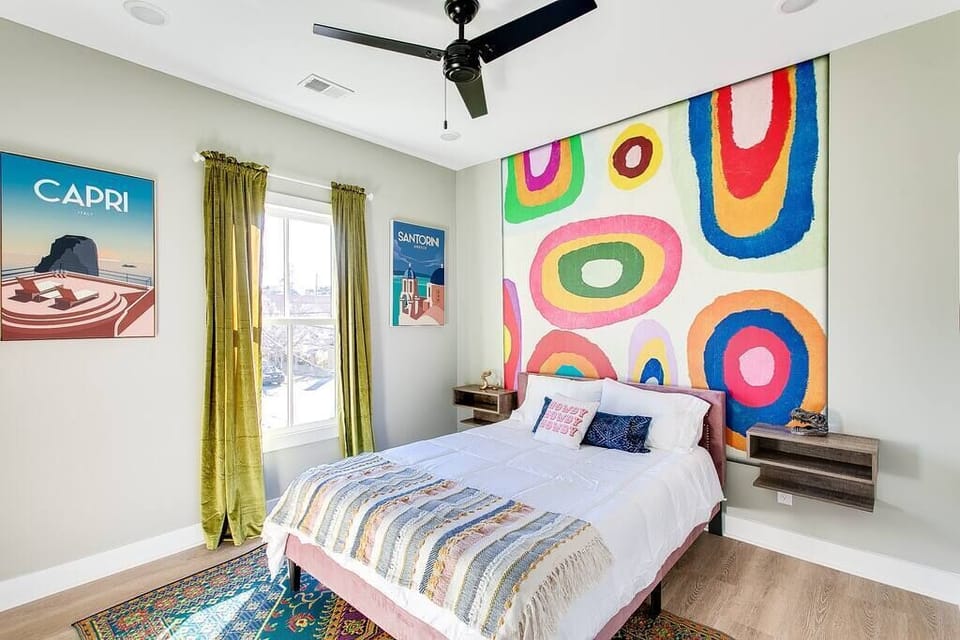 2nd Floor Queen Bedroom