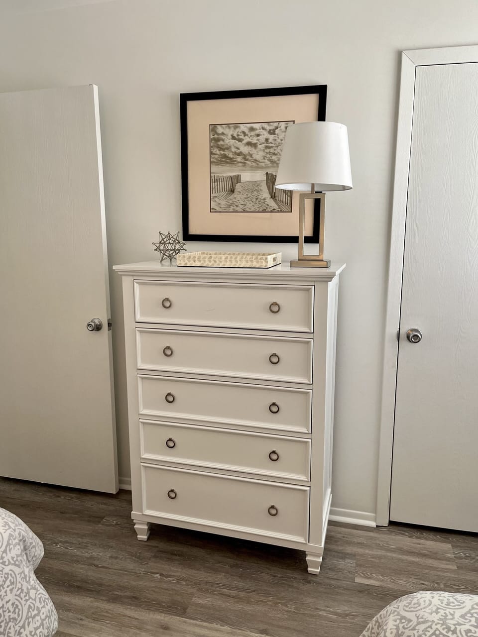 Bedroom with Twin Beds (2)